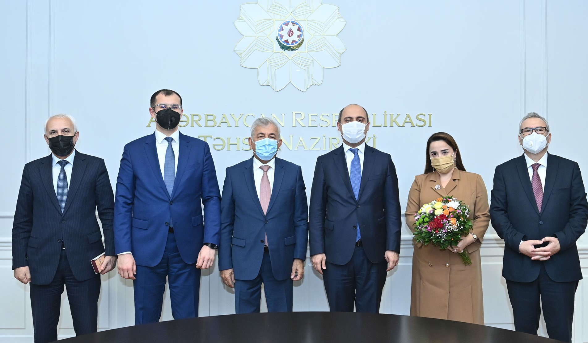 Nazirliyin əməkdaşlarına dövlət təltifləri təqdim edilib
